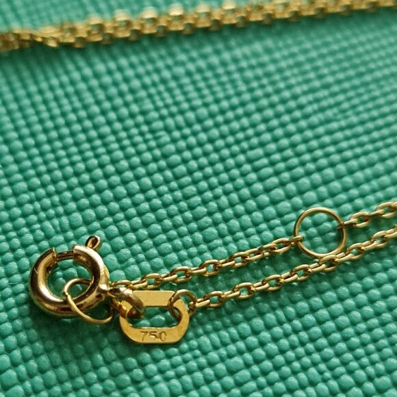 18k gold chain with inseparable hardware pendant - Picture 5 of 16